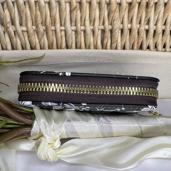 RFID CREDIT CARD HOLDER WITH KEYCHAIN NIP - Picture 7 of 8